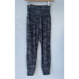 Athleta Salutation Jogger in Camo XXS